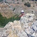 Foto de chica en la ferrata Huerta de Rey
