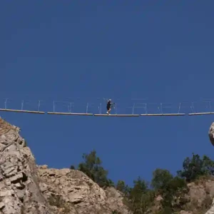 Puente Cueva del Elefante Cistierna